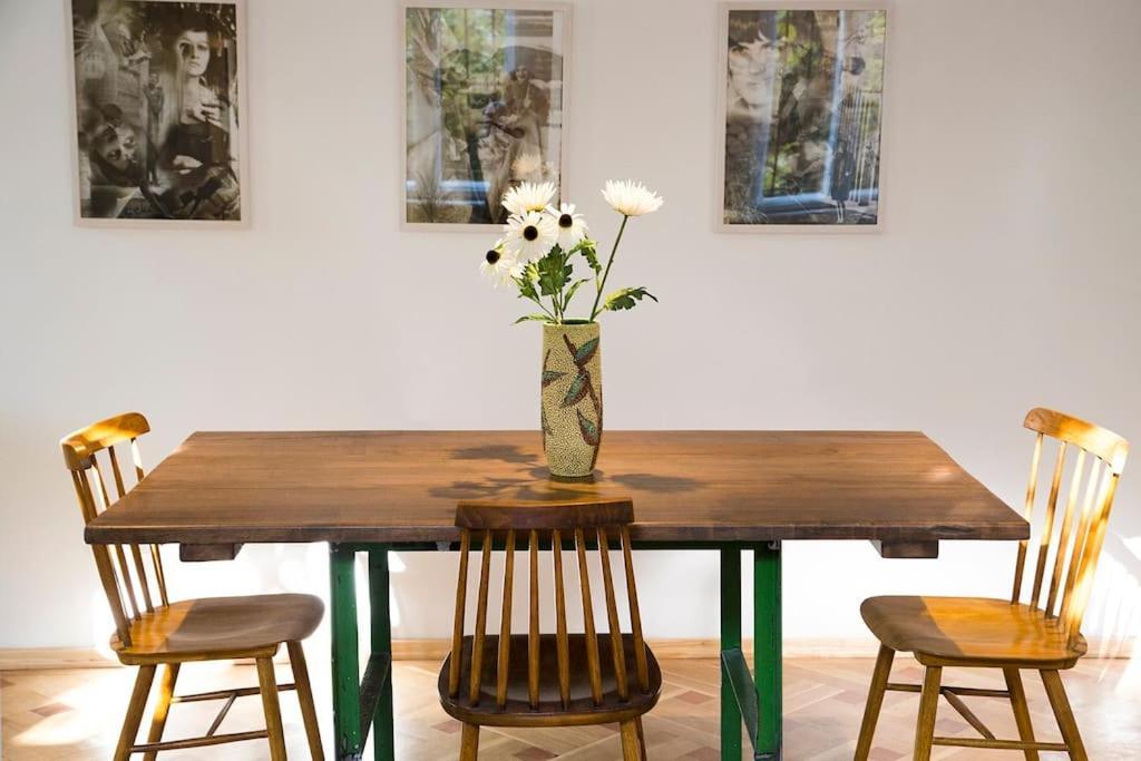 Atelier 7 / Stylish, Bright, Quiet