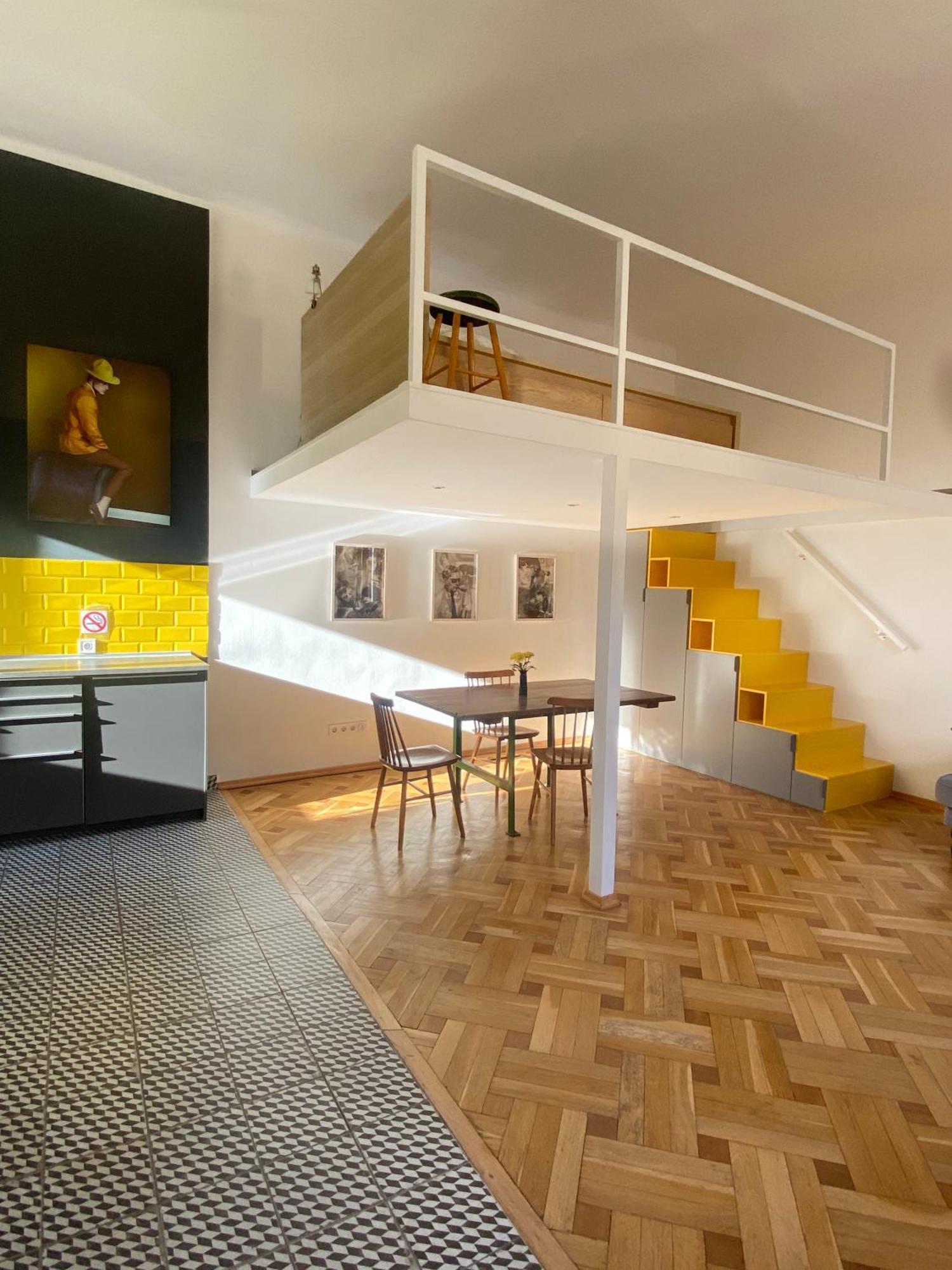 Atelier 7 / Stylish, Bright, Quiet Apartment *