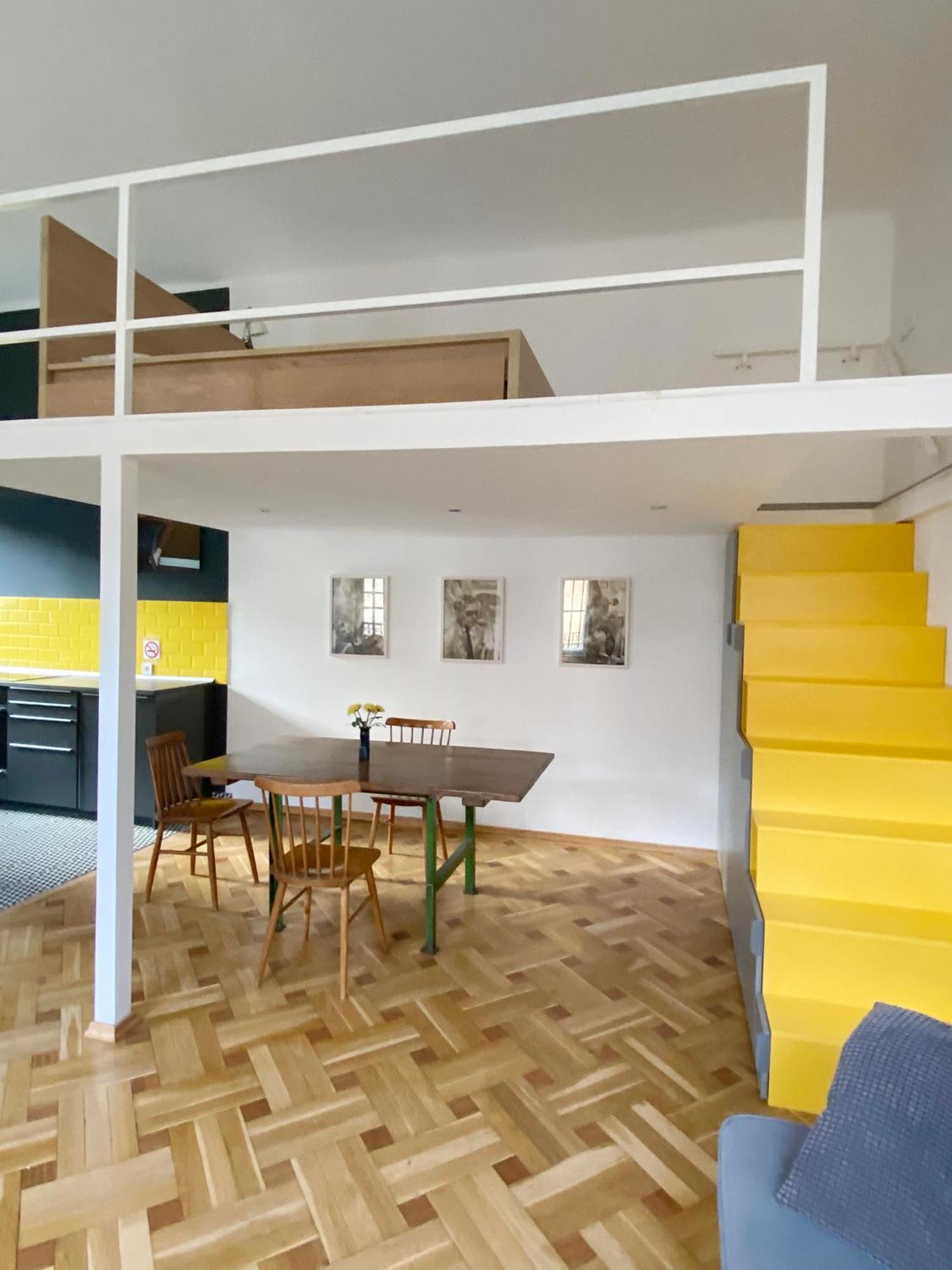 Atelier 7 / Stylish, Bright, Quiet Budapest