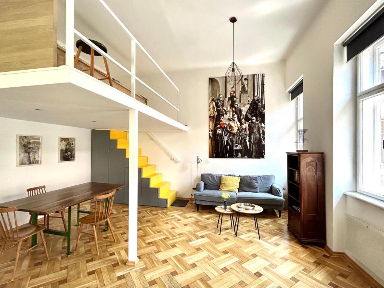 Bright Artist Loft W Terrace *